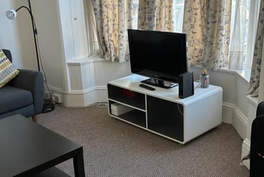 6 bed house, North Road East, North Hill, Plymouth, PL46AN - Image 4